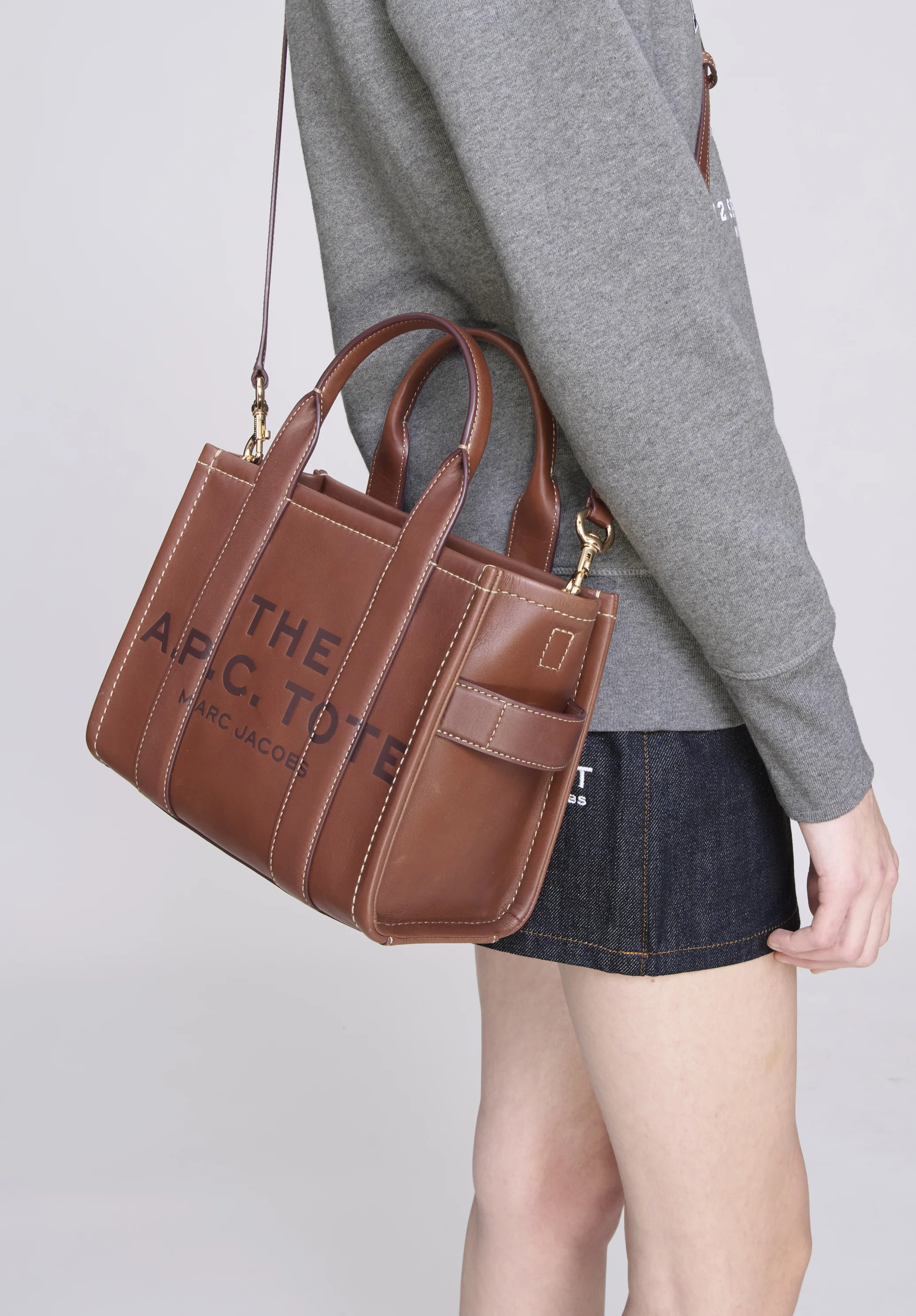 A.P.C. x Marc Jacobs. The A.P.C. Tote - Image 4