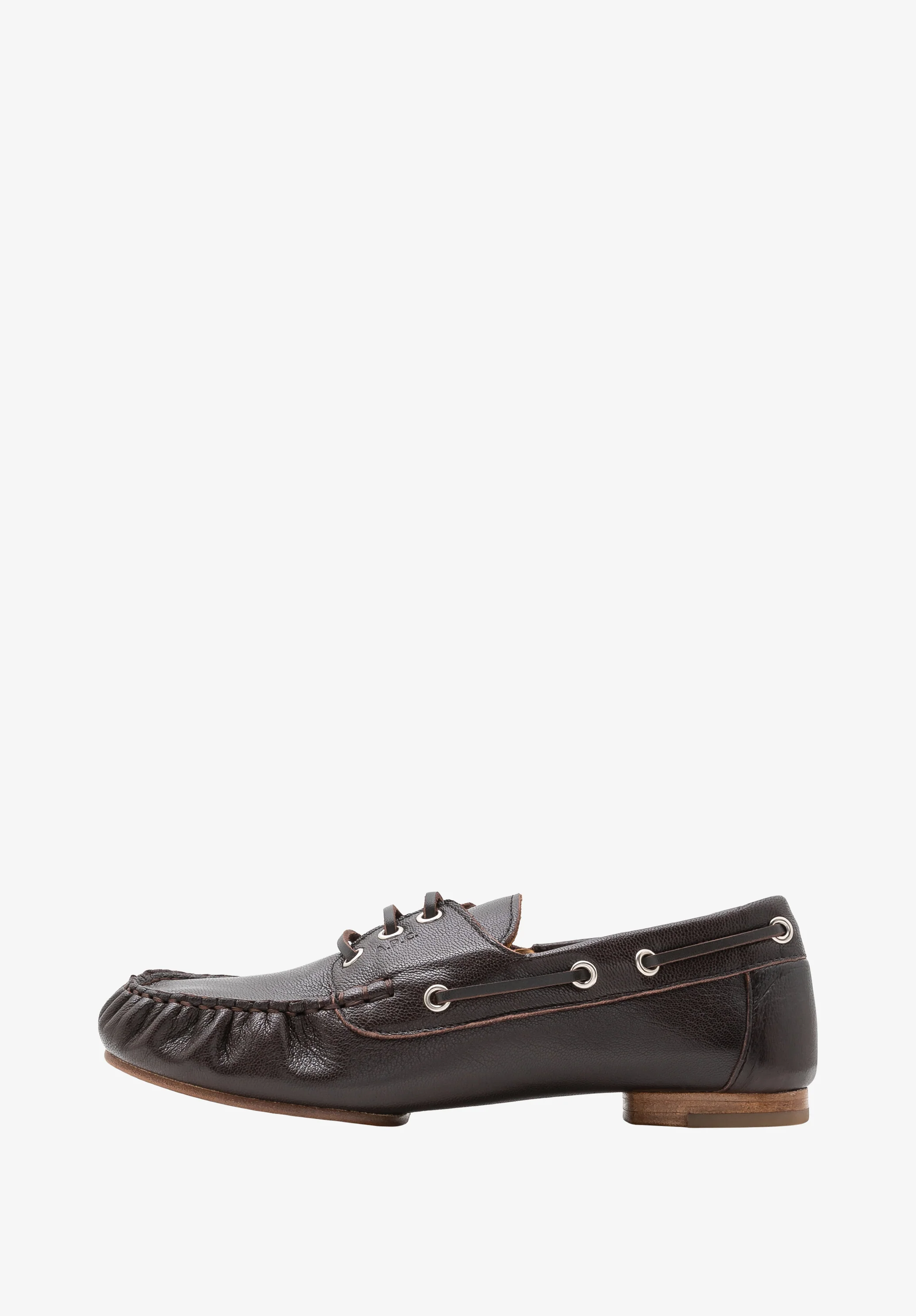 Leather boat shoes
