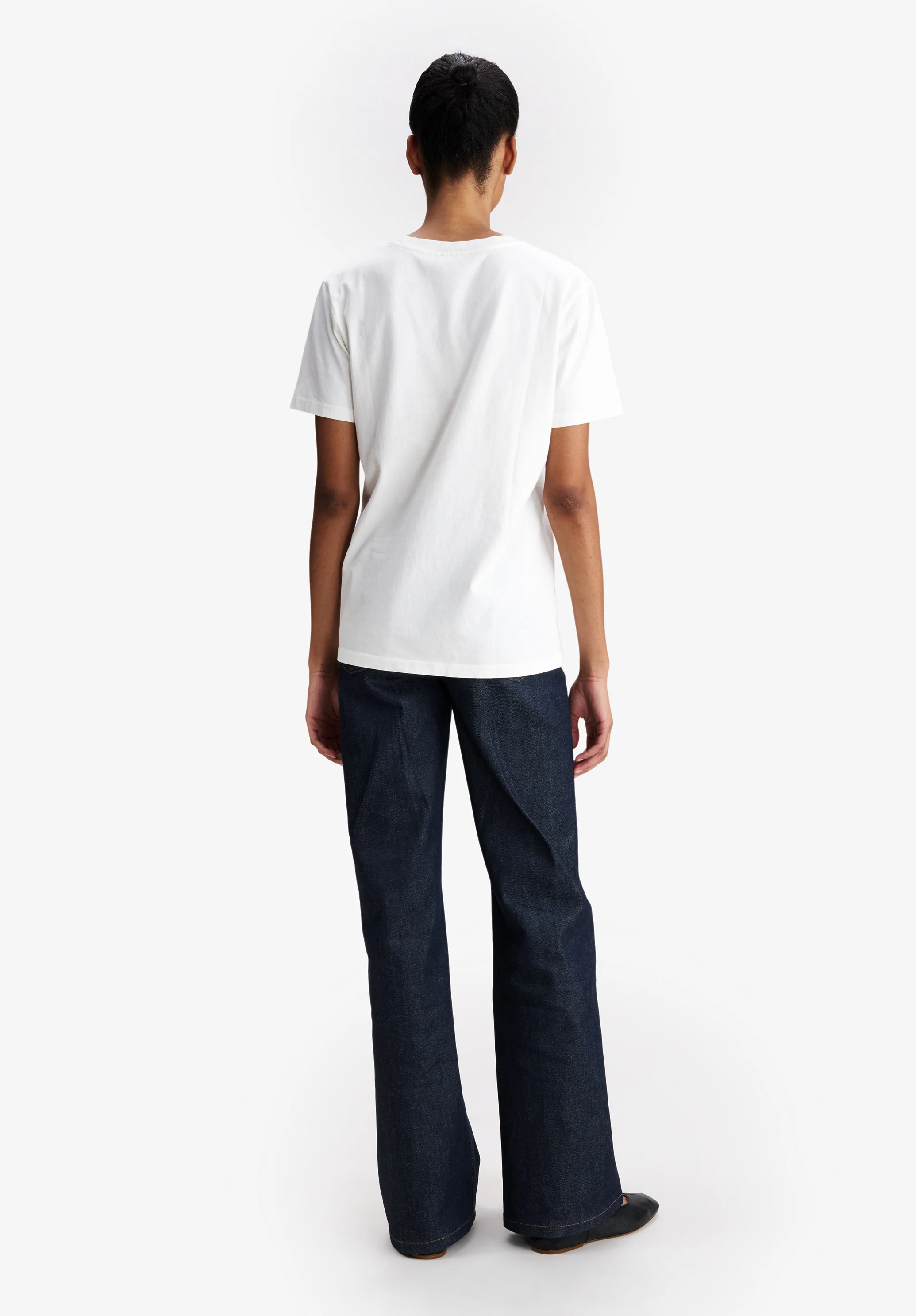 Off-white t-shirt with A.P.C. Rue Madame logo - Image 6
