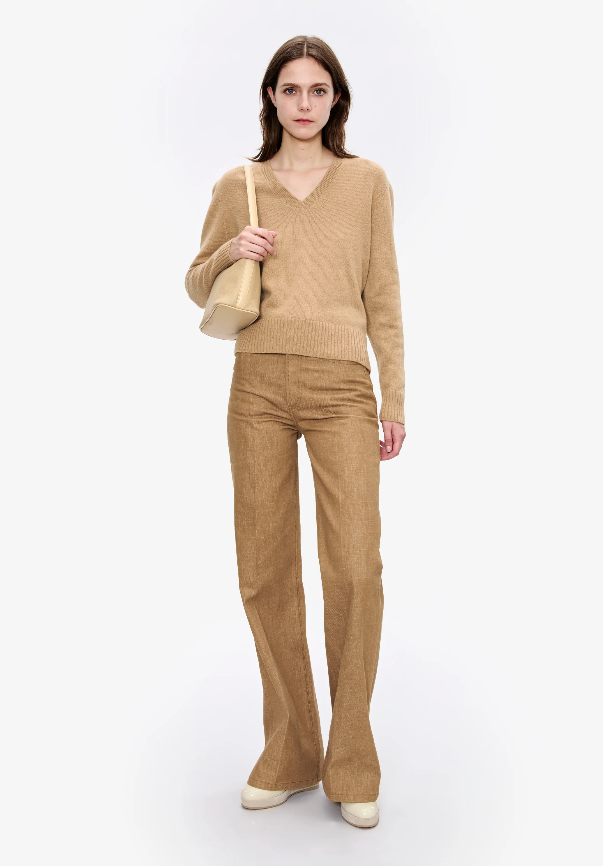 Short V-neck jumper - Image 3