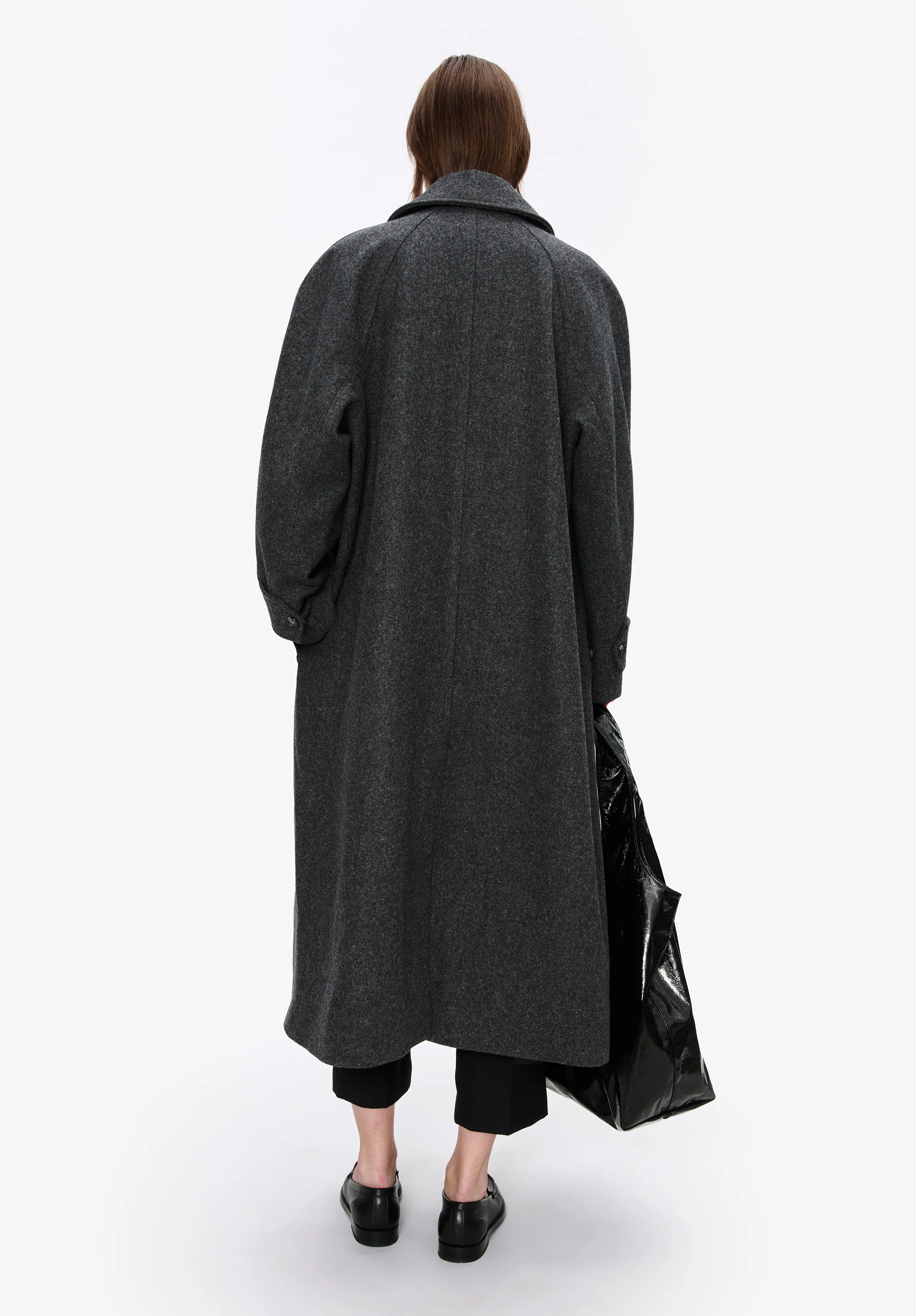 Oversize solid-colour coat with raglan sleeves - Image 3